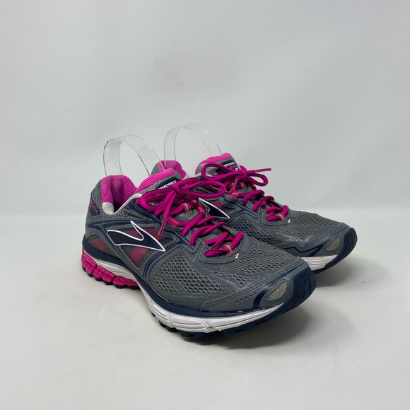 brooks ravenna size 11